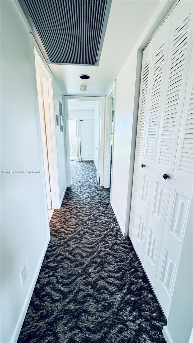 Foto del edificio - 13250 SW 7th Ct