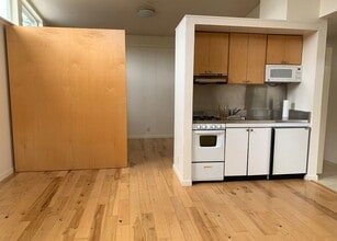 Building Photo - 114A Alta Dr