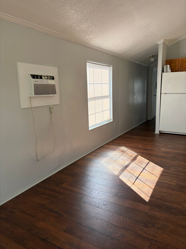 Foto del edificio - 2072 S Jefferson St