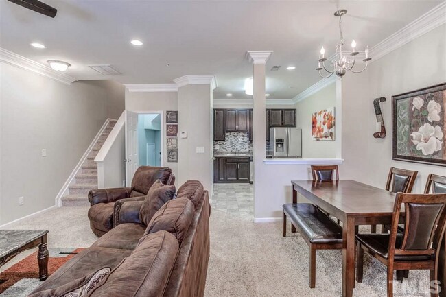 Foto del edificio - Fantastic 3 Story Townhome in East Raleigh...