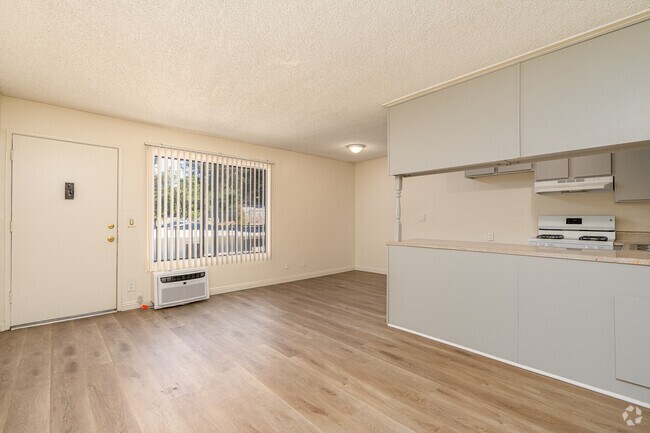 1 habitación, 1 baño - 546 pies cuadrados - Sala de estar - .