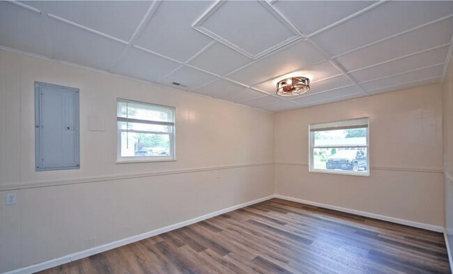Foto del edificio - Brand-New 4-Bed Milford Home with Sunroom, Large Backyard & Patio