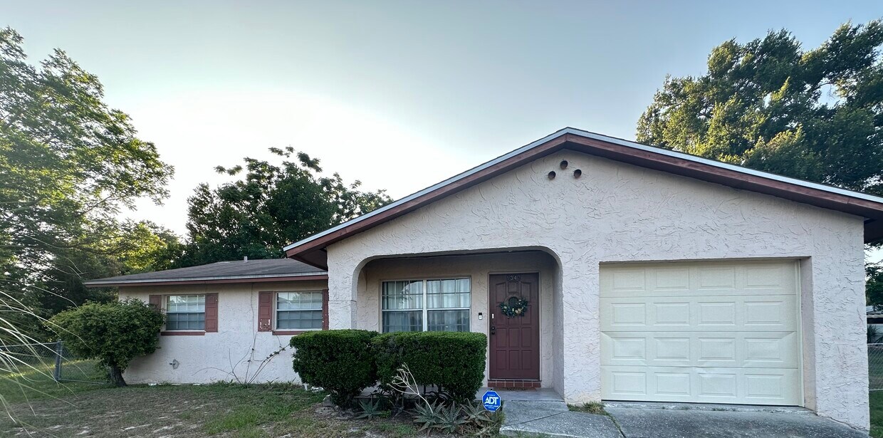 Primary Photo - 1342 Scott Cir