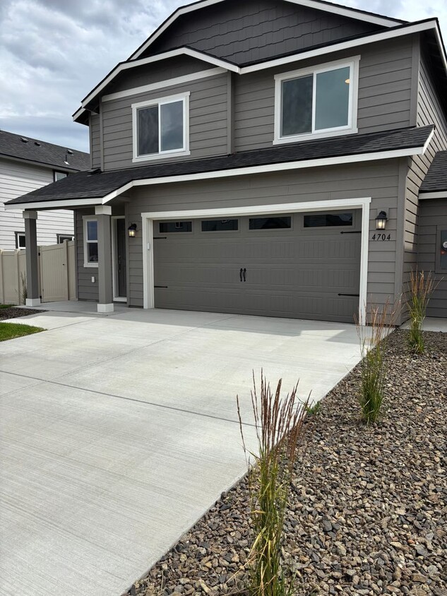 Primary Photo - 3bd/2.5ba BRAND NEW Townhouse in West Vall...