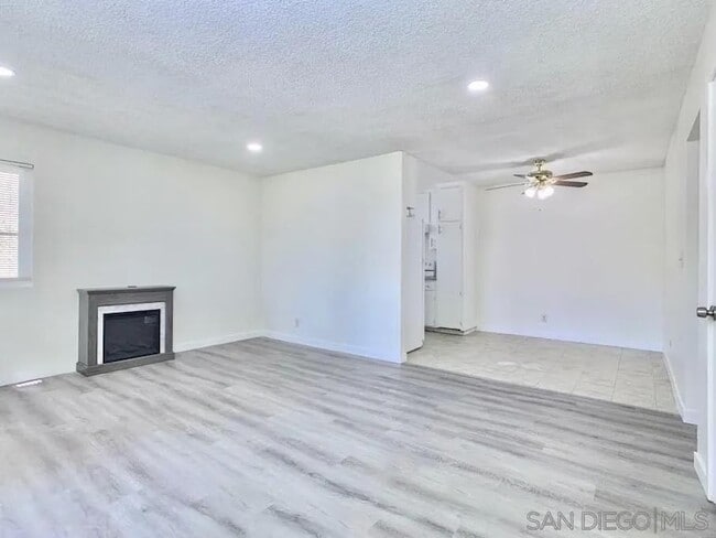 Building Photo - 1496 Oakdale Ave