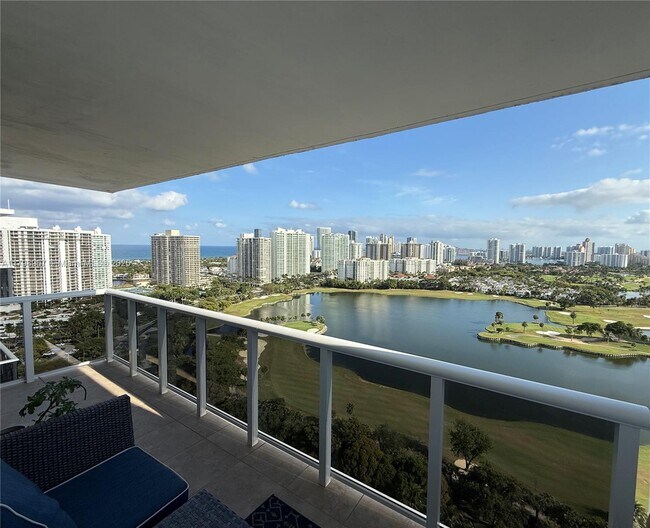 Building Photo - 3625 N Country Club Dr