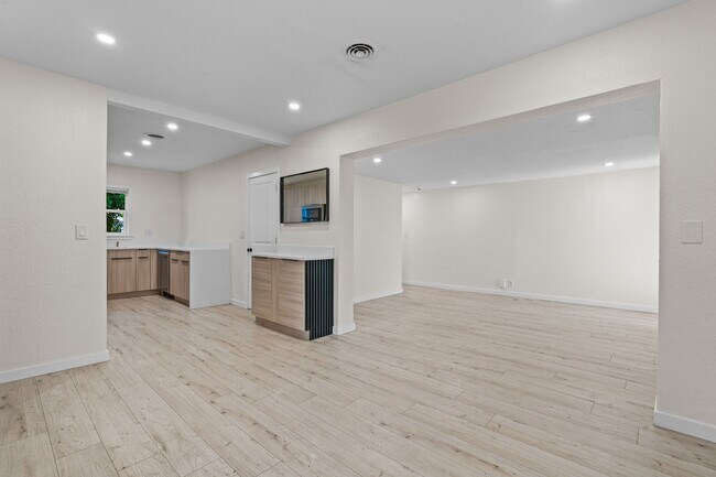 Foto del edificio - 1401 Drew St