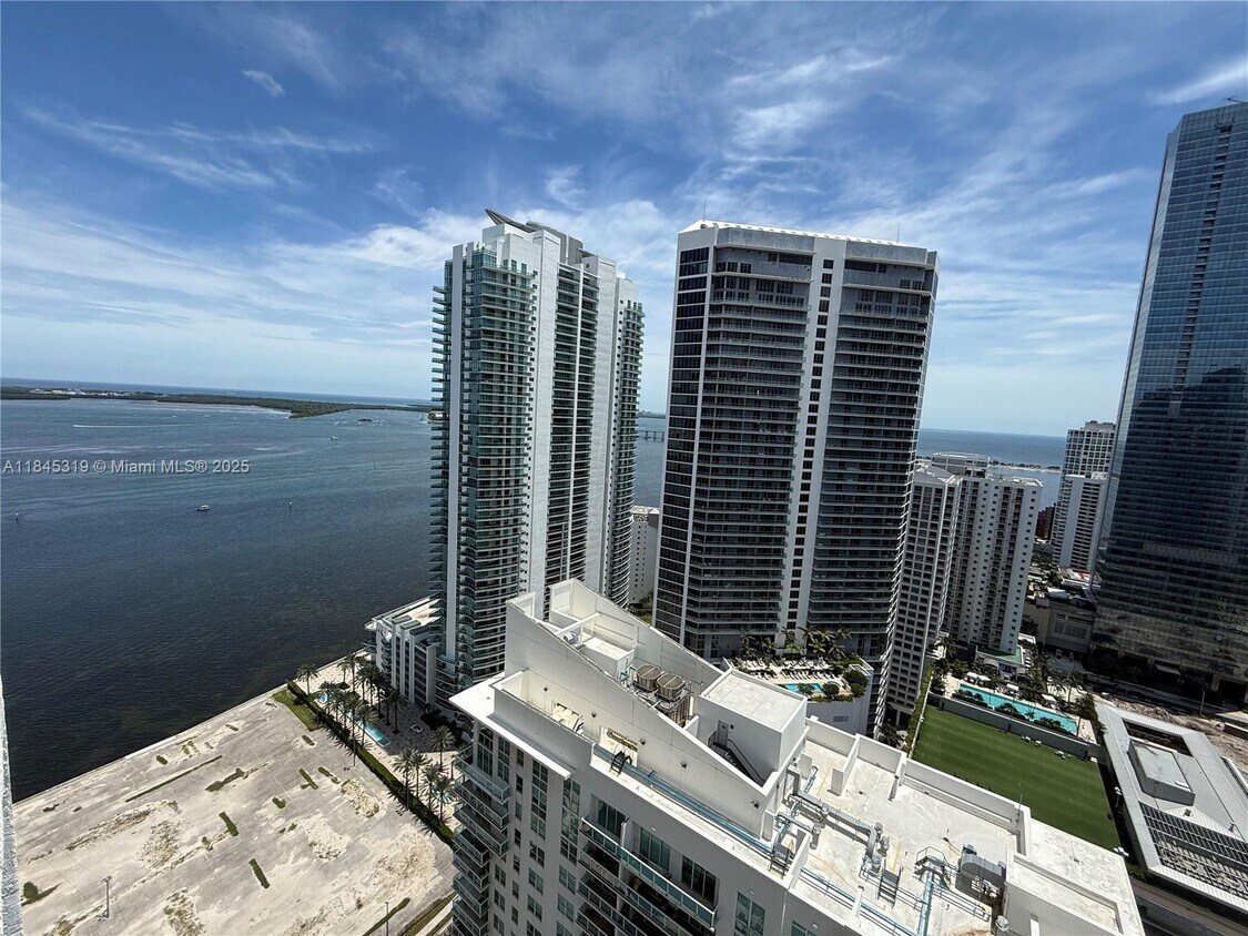 Primary Photo - 1200 Brickell Bay Dr