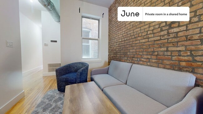 Building Photo - Private bedroom in 3 bed/1 bath Home