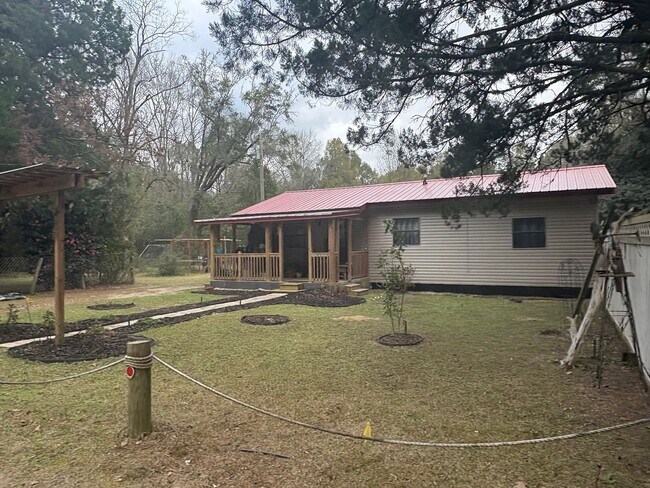 Foto del edificio - 114 Coy Ellis Rd