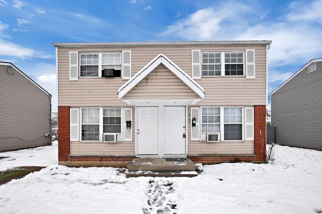 Primary Photo - 3751-3753 Briggs Rd