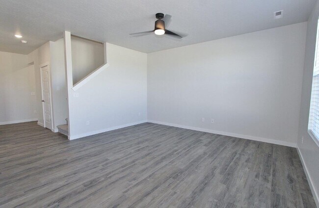 Foto del edificio - Immaculate Home Nestled in Baraya Sub