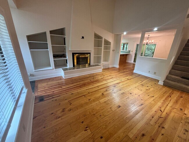 Foto del edificio - Gorgeous 3-Bedroom, 2-Bathroom Single Fami...