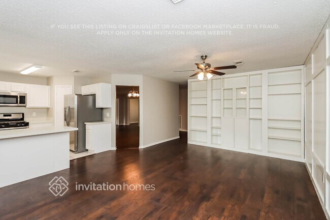 Foto del edificio - 9327 Bayou Bluff Dr