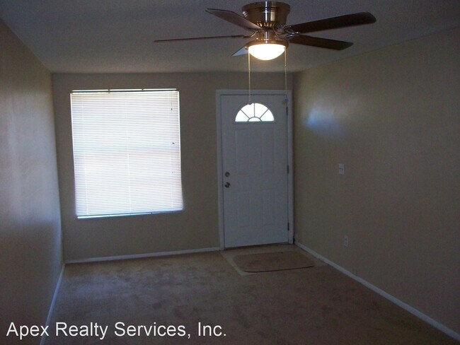 Building Photo - 2 br, 1 bath House - 1324A Solar Cir