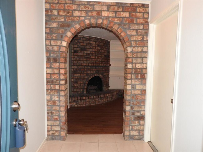 Foto del edificio - 806 Richvale Ln