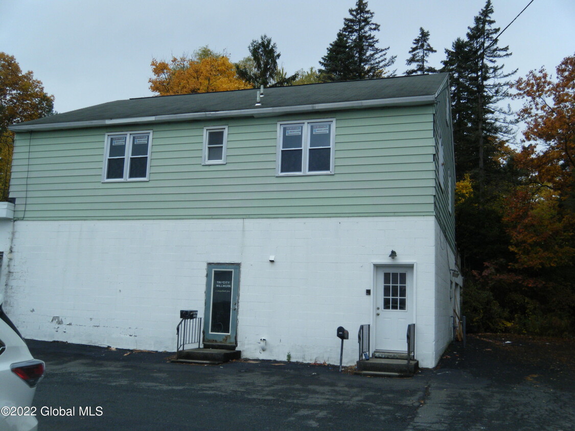 Primary Photo - 644 Loudon Rd