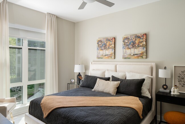 Building Photo - Aspire Huntington Station