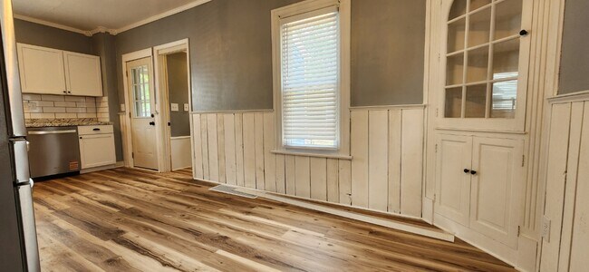 Building Photo - 1118 Epworth Ave