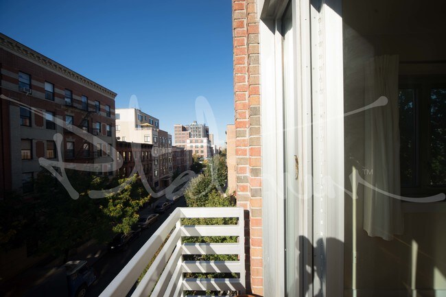 Foto del edificio - 435 E 117th St