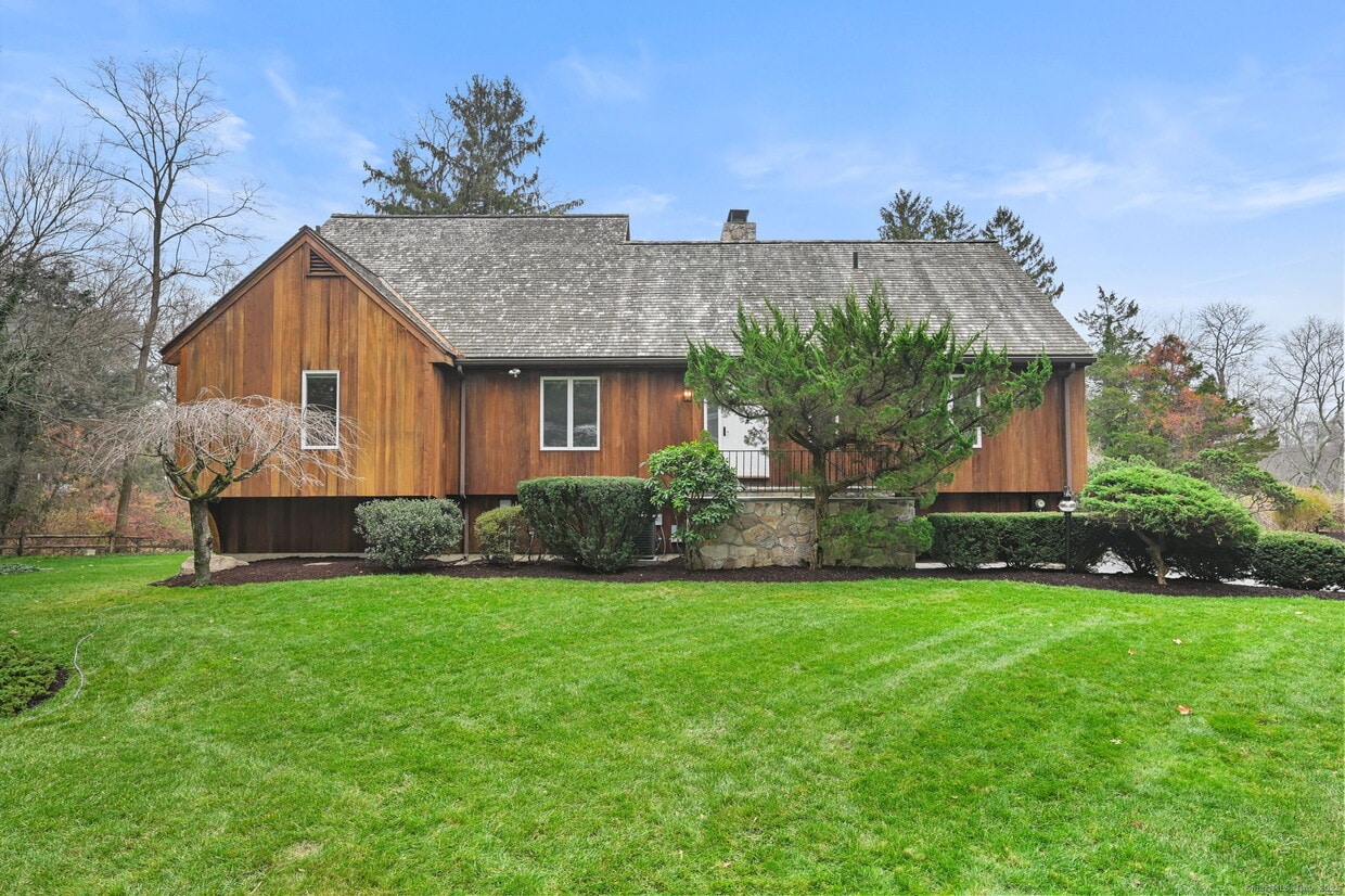 Primary Photo - 144 W Norwalk Rd