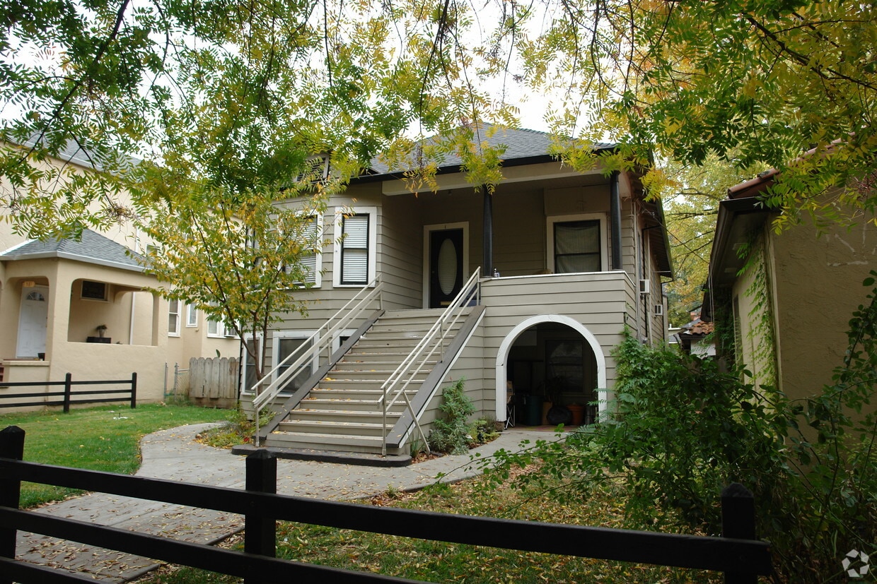 Building Photo - 541 W 5th St