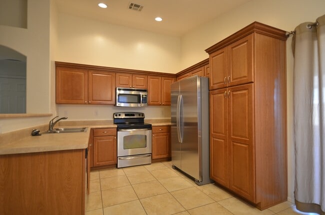 Building Photo - 1478 E Poncho Ln