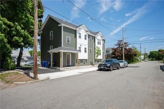 Building Photo - 160 Cumberland St