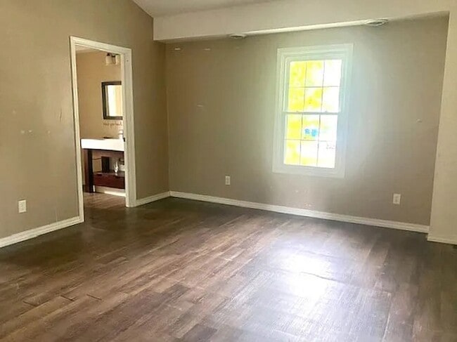 Building Photo - Corner Lot - Remodeled