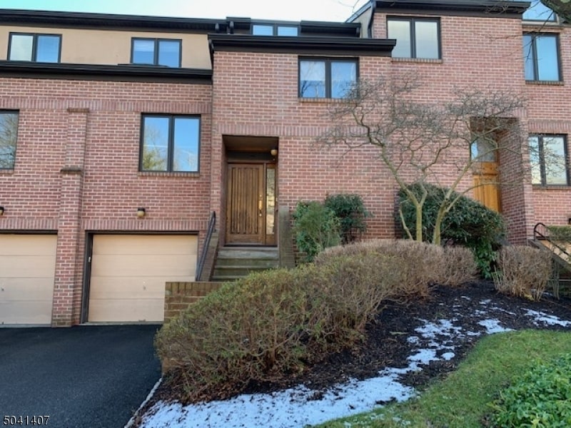 3 Stepping Ridge, Caldwell, NJ 07006 Townhome Rentals in Caldwell NJ