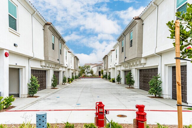 Foto del edificio - San Carlo Townhomes