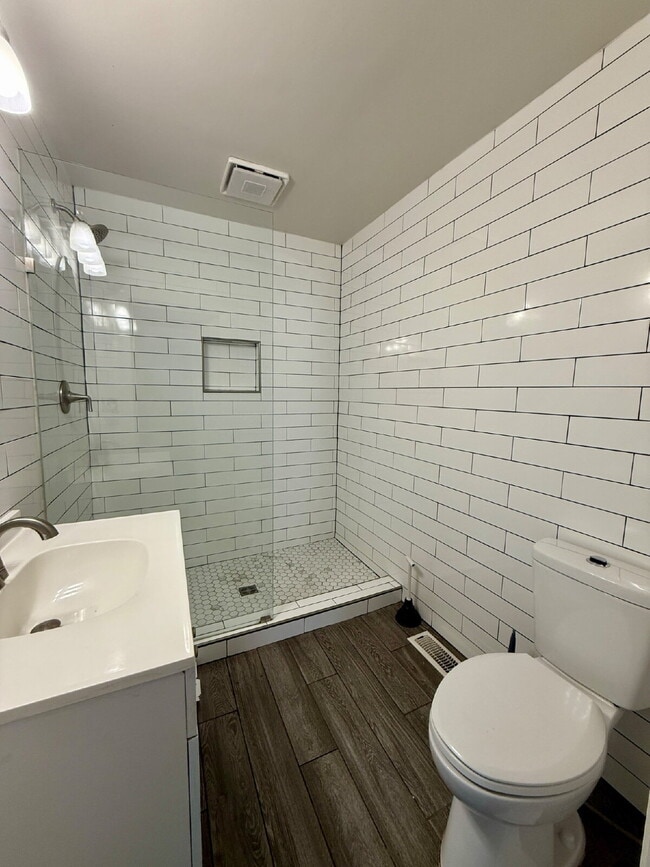 Foto del edificio - 3 Bedroom / 2 Bath House in Springfield