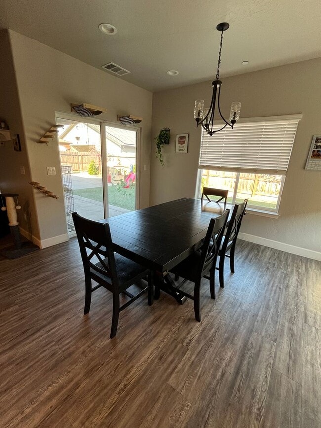 Building Photo - Beautiful home coming soon in Reedley!