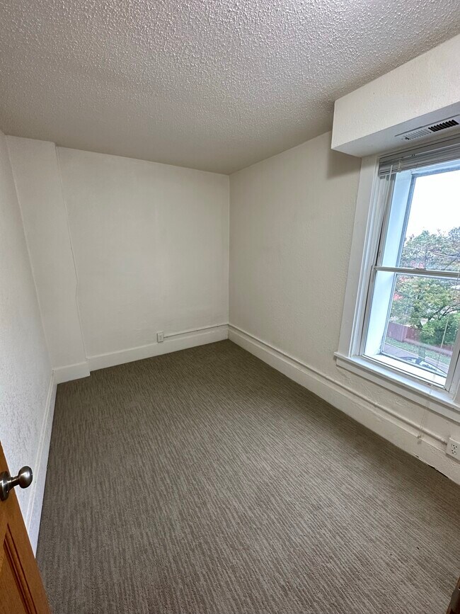 Foto del edificio - 1635 White St