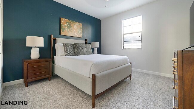 Building Photo - 9242 W Russell Rd