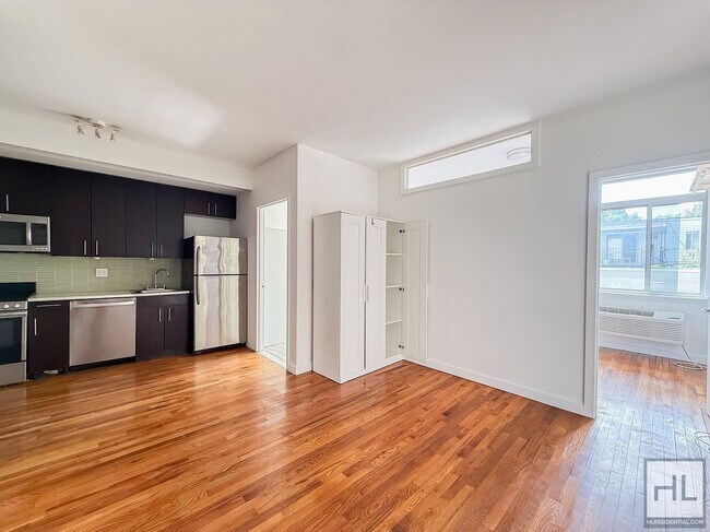 Building Photo - NOLL STREET / Bushwick 3-Bed 2-Bath