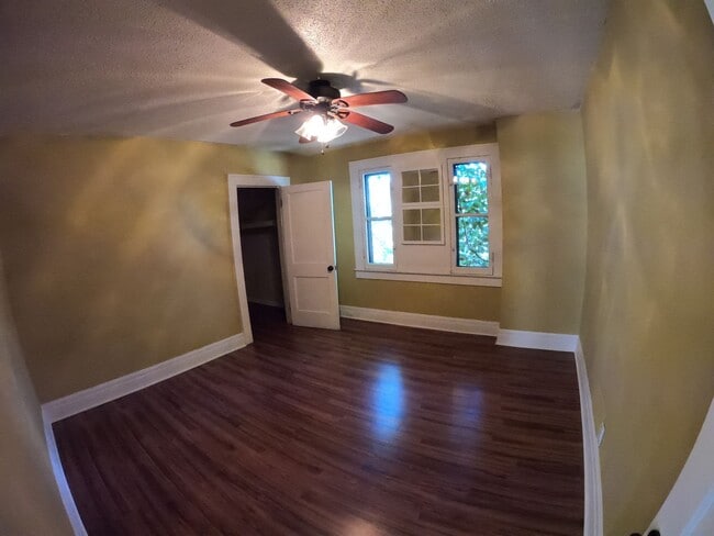 Foto del edificio - 120 S West St