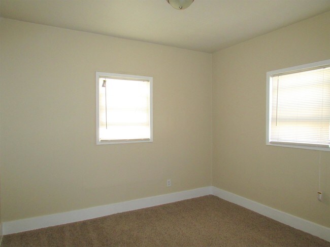 Foto del edificio - 2412 N Peoria Rd