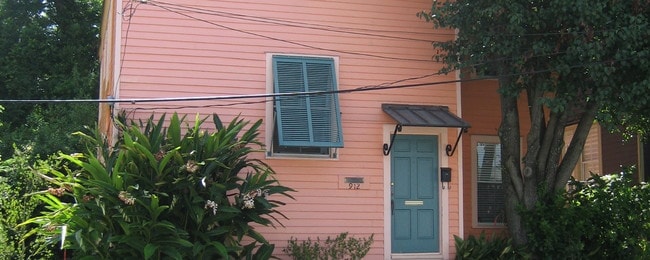 Building Photo - 912 N 6th St