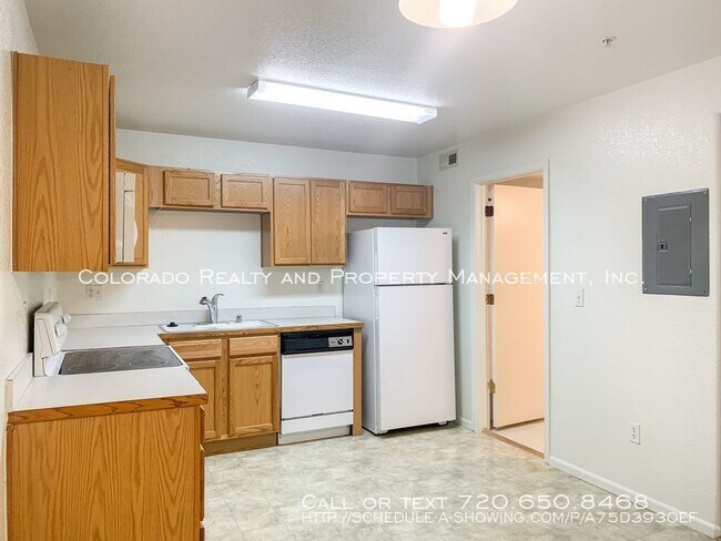 Building Photo - 960 S Dawson Way