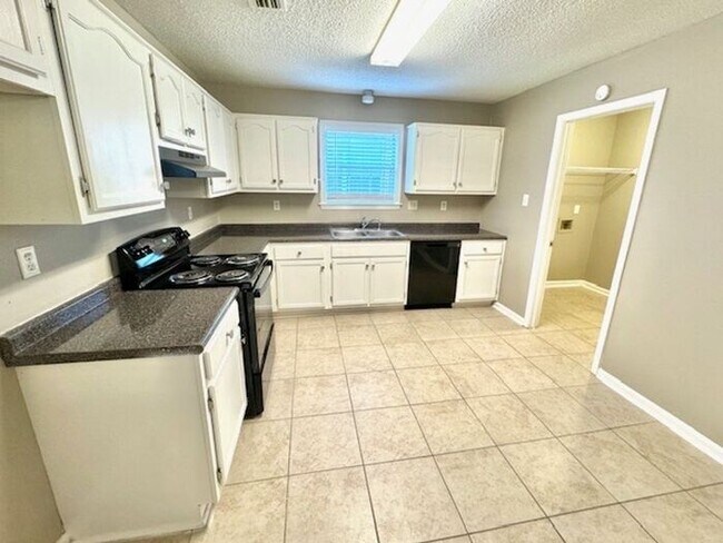 Building Photo - Cordova 4 Bedroom Cordova Home- Availalbe ...