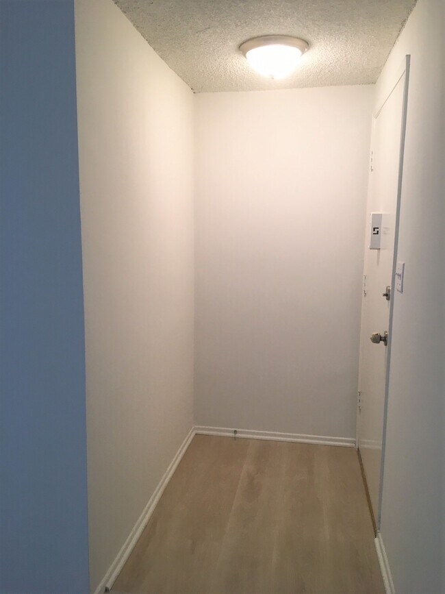 UNIT ENTRY - 10931 Rose Ave