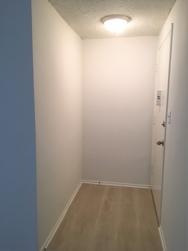 UNIT ENTRY - 10931 Rose Ave