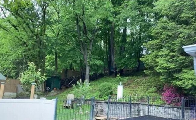 Foto del edificio - 445 W Hartsdale Ave