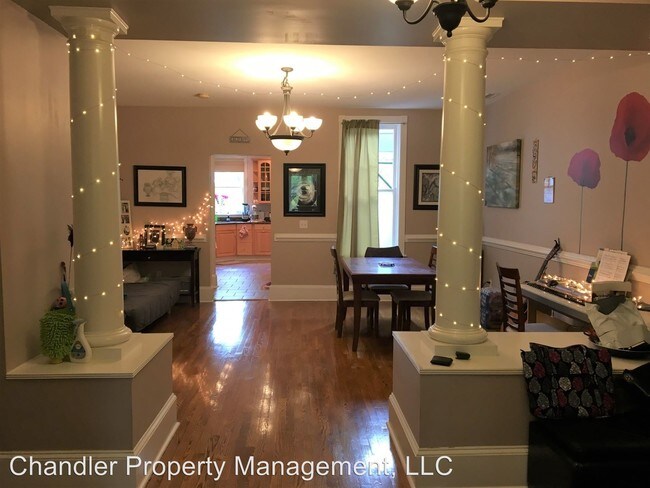 Foto del edificio - 736 W Princess Anne Rd