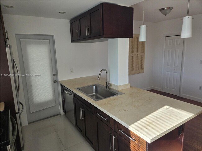 Foto del edificio - 1075 92nd St