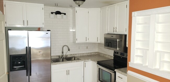 Building Photo - 301 W Terrell St