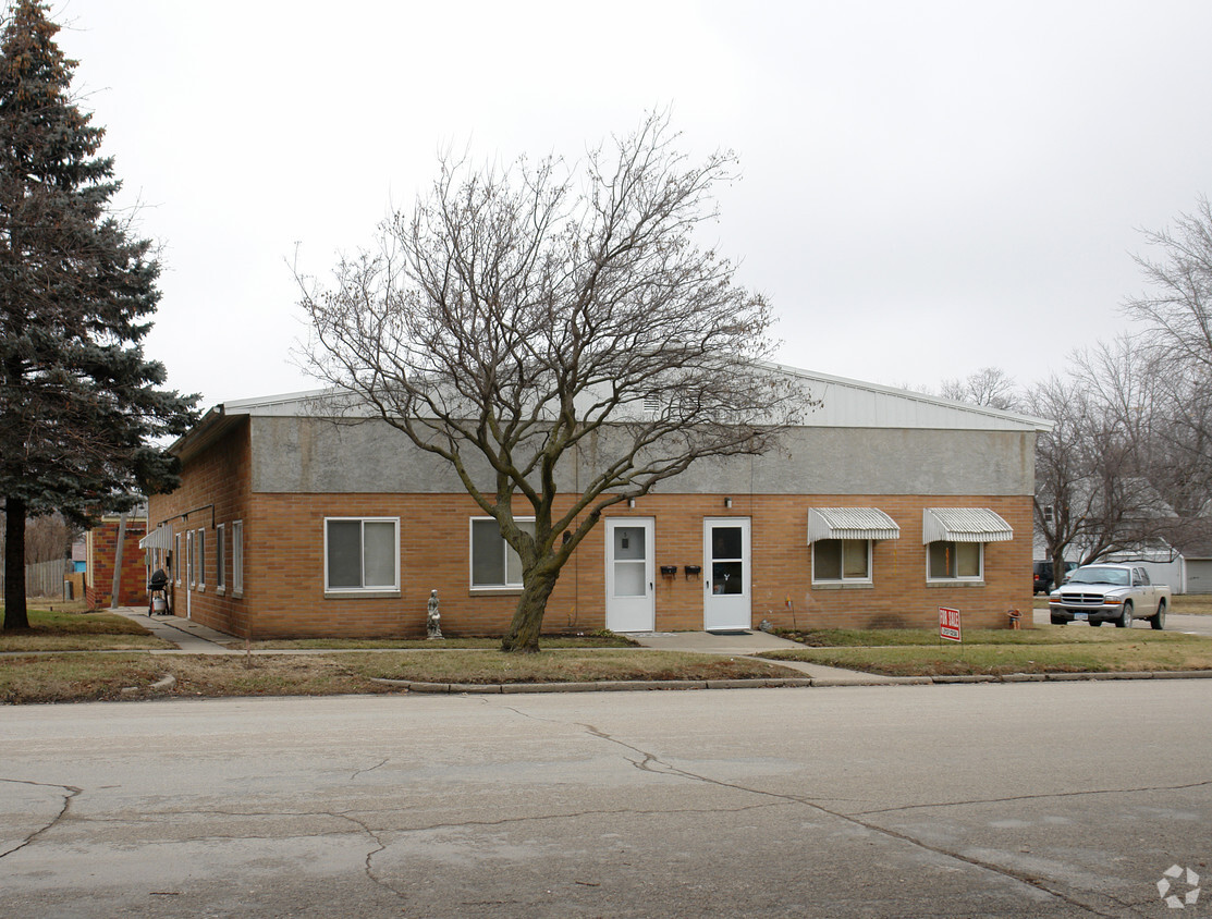 Primary Photo - 306 E Lincoln Way