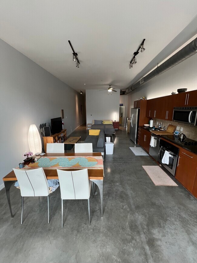 Foto del edificio - 2124 E 6th St