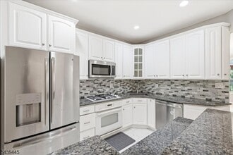 Building Photo - 334 Wilshire Dr
